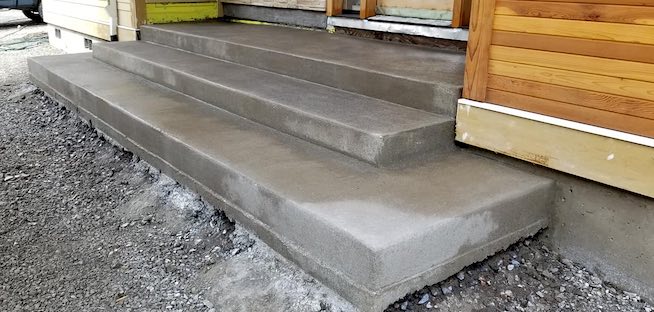 New concrete steps for residential home in Milwaukee, WI